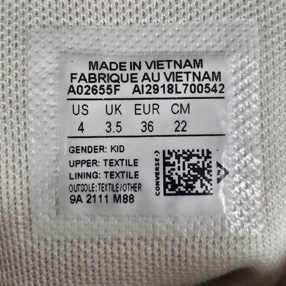 CONVERSE KIDS WHITE CHUCK TAYLOR ALL STAR EMBROIDERED HEARTS HIGH-TOPS SIZE 4 - Picture 8 of 13